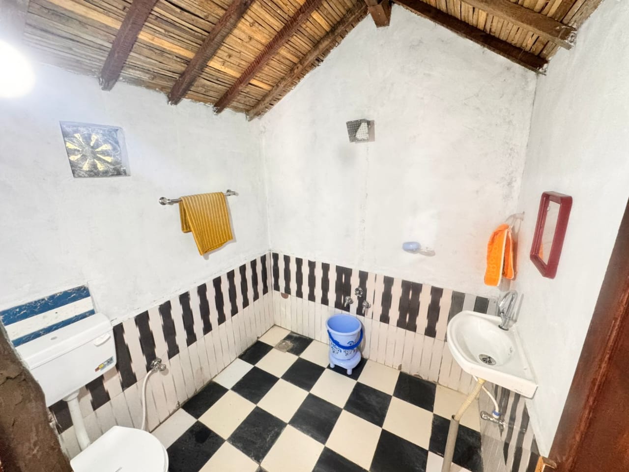 Family Cottage bathroom